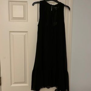 Super cute Max Studio black flows dress!! Perfect for a dance or party.